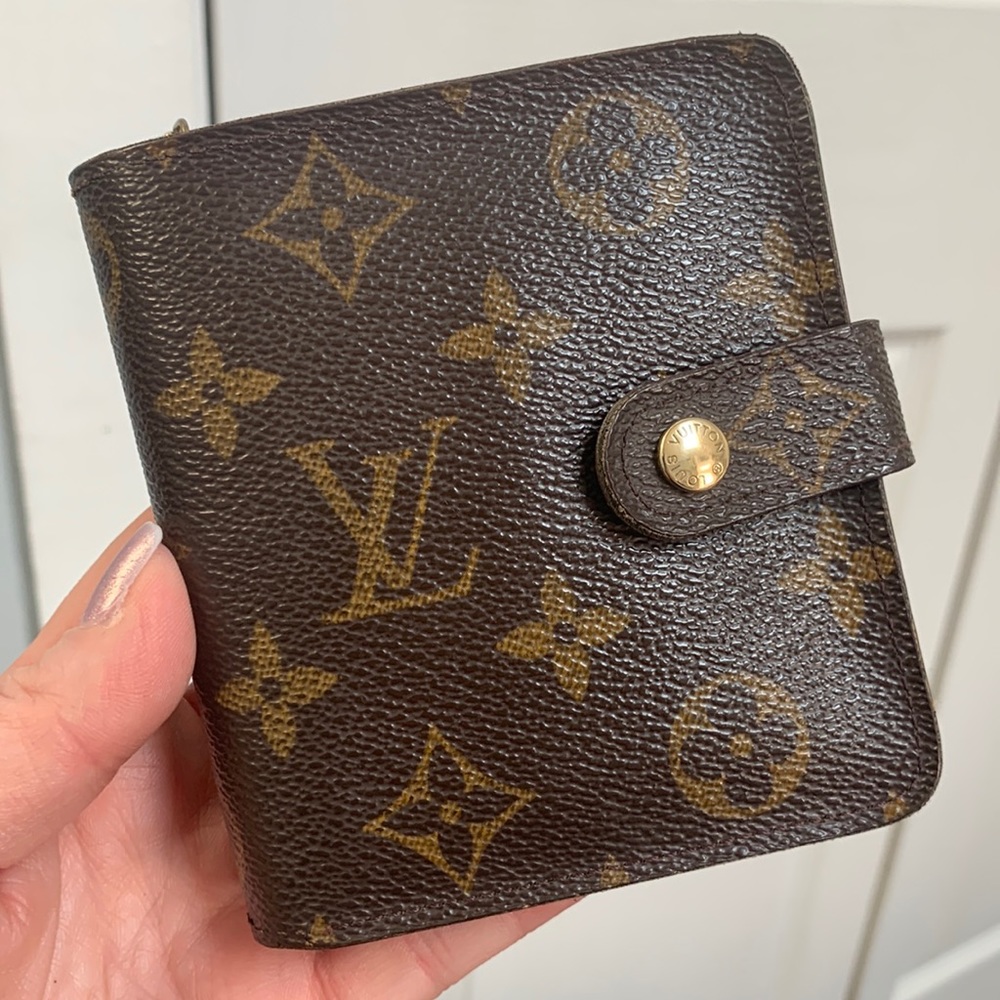 💥SALEEEEE🤎❤️ 1999 AUTHENTIC LOUIS VUITTON COMPACT ZIPPY WALLET ✨✨